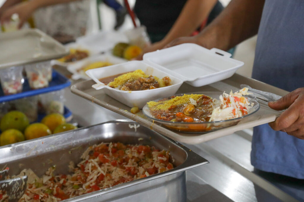 Restaurante Comunitário de Brazlândia fecha por três dias para troca de empresa