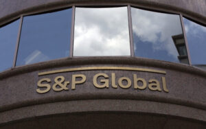 PMI de serviços global sobe para 51,7 em junho, afirma S&P Global