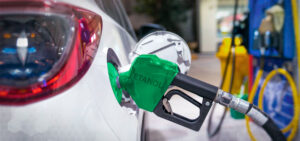 Preço do etanol cai em 17 Estados, sobe em 6 e no DF, e fica estável em 2 na semana, afirma ANP