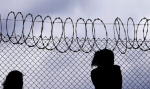 Detentos fazem buraco em cela e fogem de prisão em Belo Horizonte