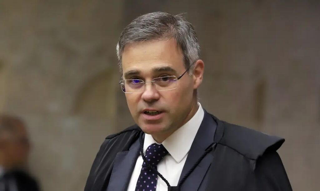 Liminar de André Mendonça libera Marcelo Crivella para disputar Senado pelo RJ
