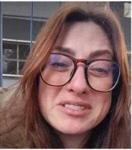 Professora diz que aluno pôs vidro em copo com água