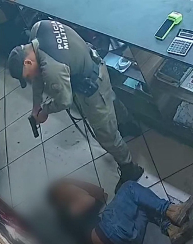 Mãe de jovem agredido pede expulsão de PM da corporação