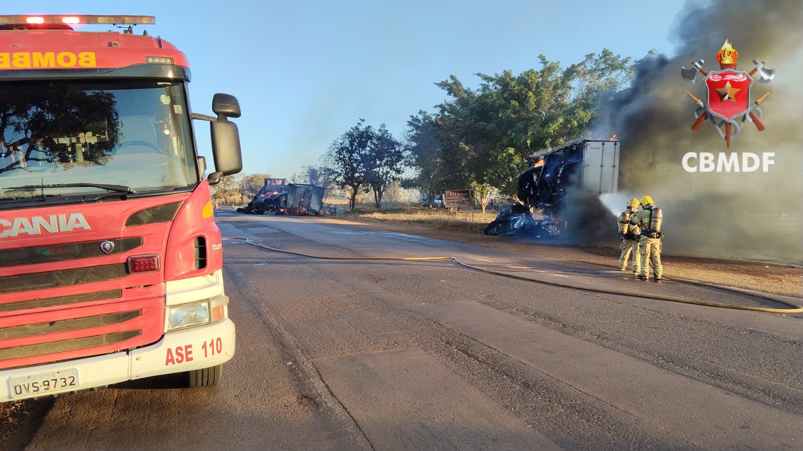 Incêndio em carretas carregadas de algodão interdita trecho da DF-130