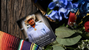 Testemunhas contradizem versão do ICE sobre morte de mexicano baleado em Houston