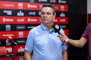 Adson lamenta empate com o Athletic-MG no Accioly
