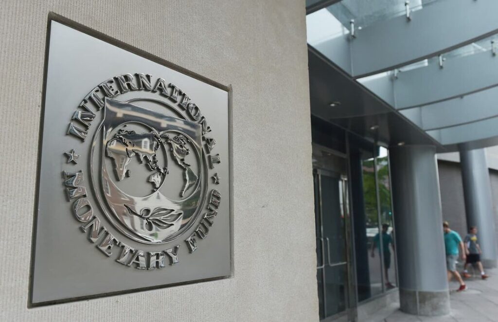 FMI reduz previsão de crescimento global para 3% em 2026