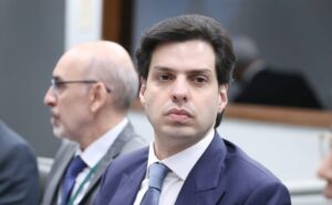 Comissão aprova foto em notificação de multa de trânsito