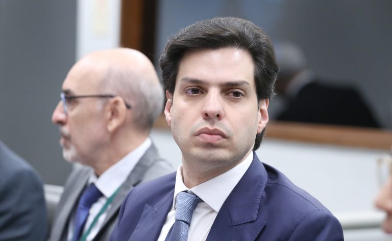 Comissão aprova foto em notificação de multa de trânsito