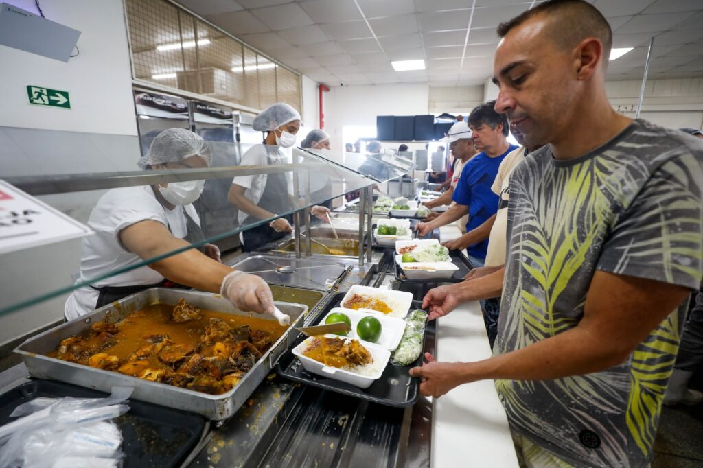 Brasil completa um ano fora do Mapa da Fome, mas desafios persistem