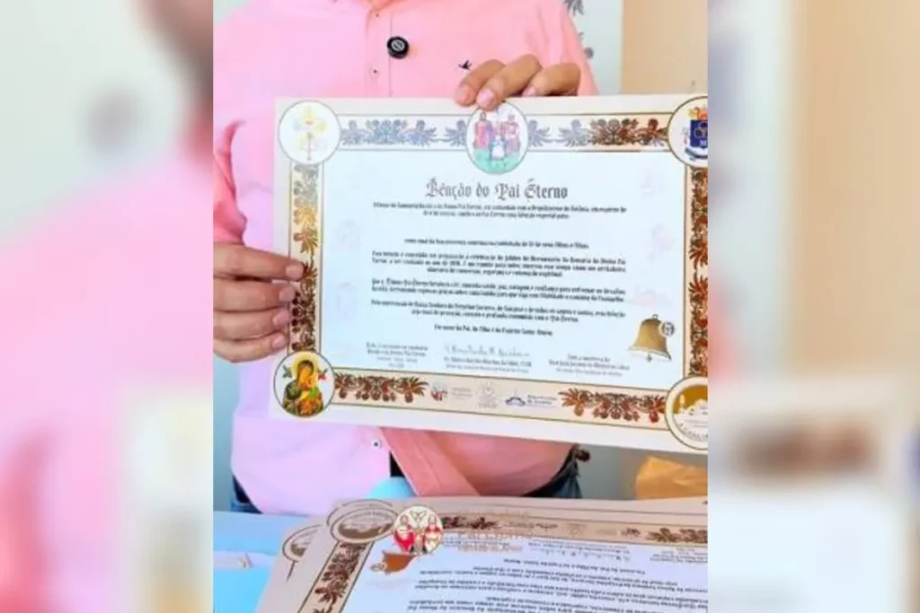 Certificado da “Bênção do Pai Eterno” é vendido em Trindade