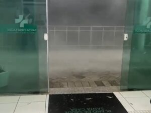 Temporal no interior de SP tem ventos de 121 km/h e deixa estragos