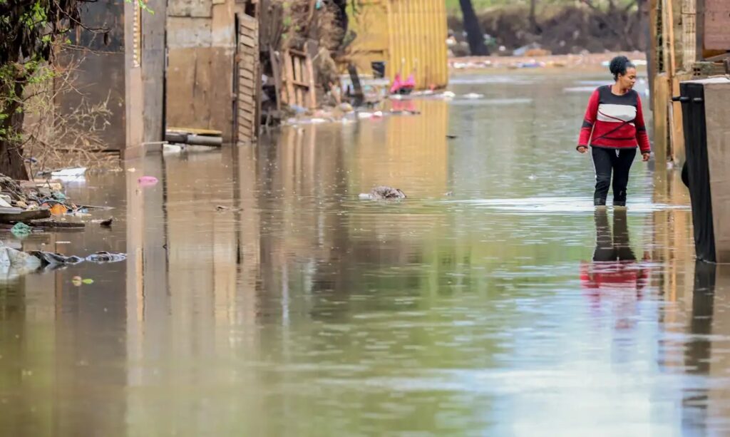 Chuvas deixam mais de 1,8 mil pessoas fora de casa no Rio Grande do Sul