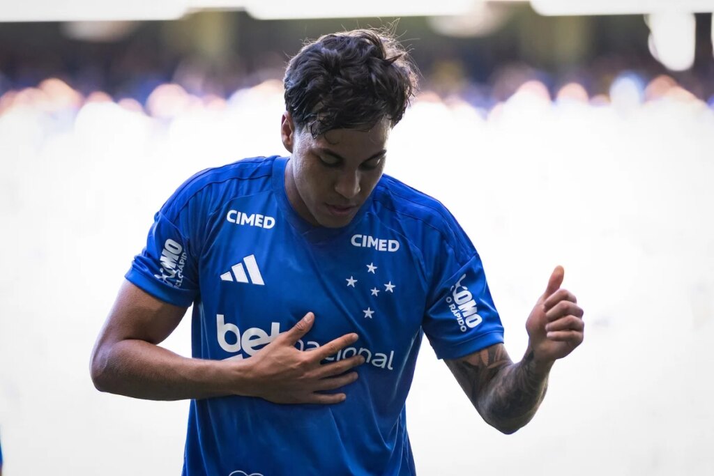 Cruzeiro vence o Defensor, do Uruguai, por 2 x 0 em amistoso