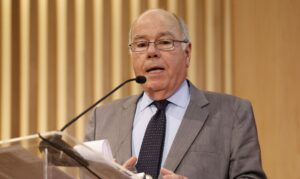 Brasil rebate tarifaço dos EUA e defende Pix e STF
