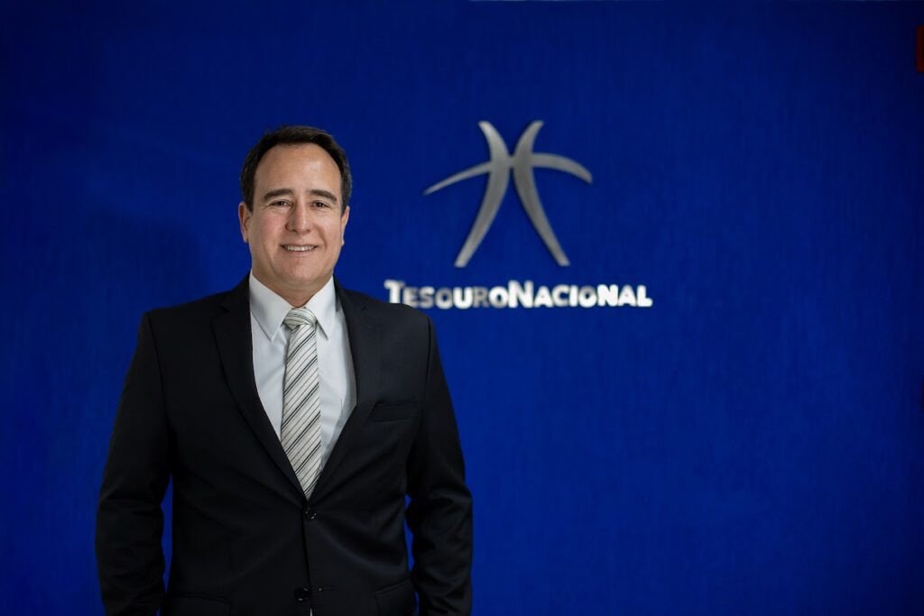 Crescimento econômico resiliente contribui para controle da dívida pública, diz Daniel Leal