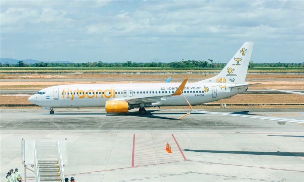 Anac limita venda de passagens da Flybondi no Brasil