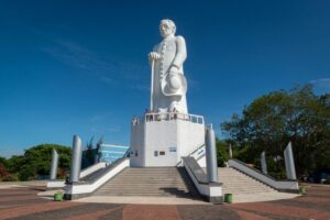 Estátua de Padre Cícero, em Juazeiro do Norte (CE)