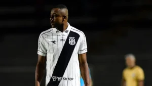 Agora: Ponte faz três substituições para parar ataque do Criciúma