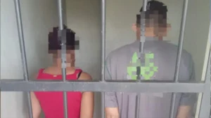 Pais foram presos em flagrante - (Foto: reprodução/GCM)
