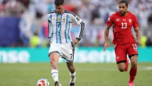 Argentina faz 1º tempo ruim de novo, mas tem 1 a 0 no placar