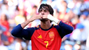 Espanha abre placar contra Argentina com gol de atacante reserva