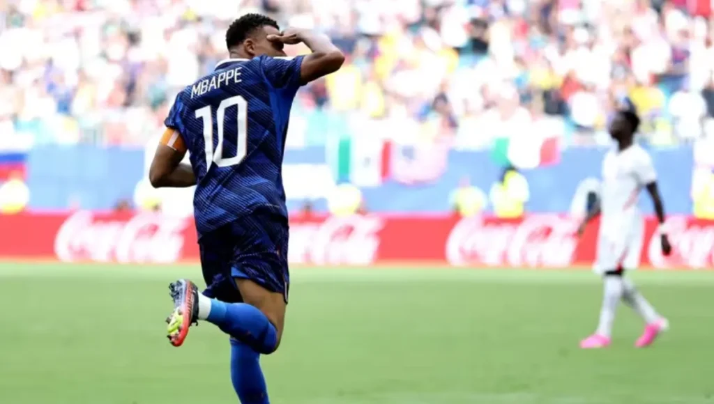 Contra Inglaterra, Mbappé iguala Messi como artilheiro das Copas