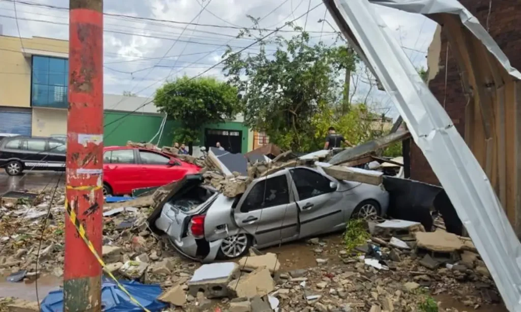 Defesa Civil reforça ajuda a cidades atingidas por temporais em SP