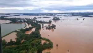Guaíba atinge cota de alerta, e Porto Alegre tem risco alto de inundação