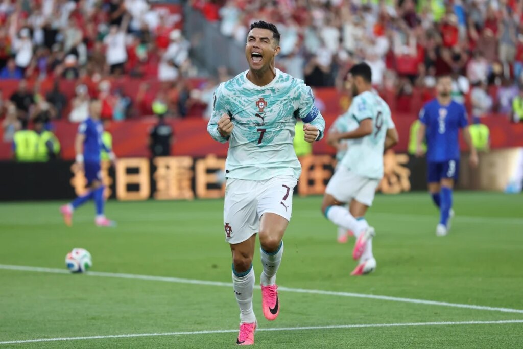 Cristiano Ronaldo marca, Portugal vira e elimina a Croácia da Copa