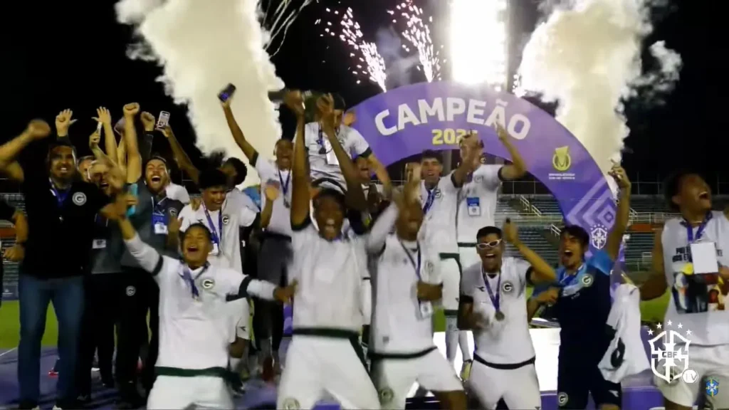 Nos pênaltis, Goiás vence o Ceará e conquista a Série B Sub-20
