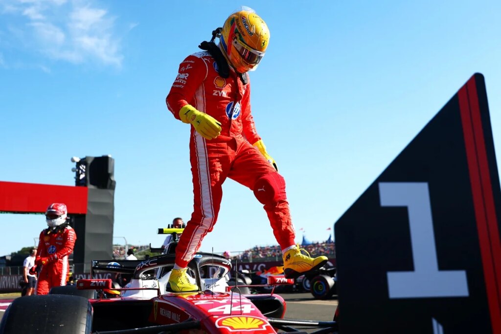 Hamilton garante pole da corrida sprint; Bortoleto larga em 12°