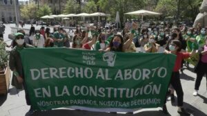 Projeto no Chile prevê que mulheres ouçam batimentos do feto antes de realizar aborto