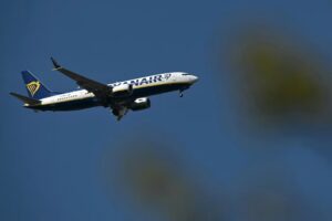 Passageiro quase foi sugado para fora de avião que decolou da Grécia