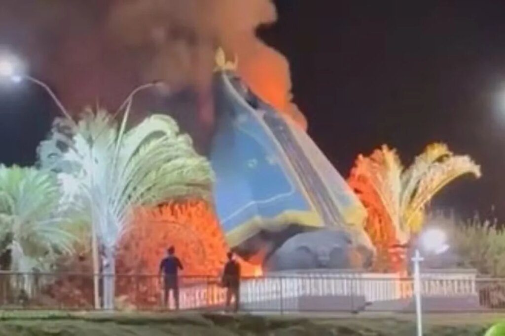 Vela acesa por família deu início a incêndio que destruiu santa em GO