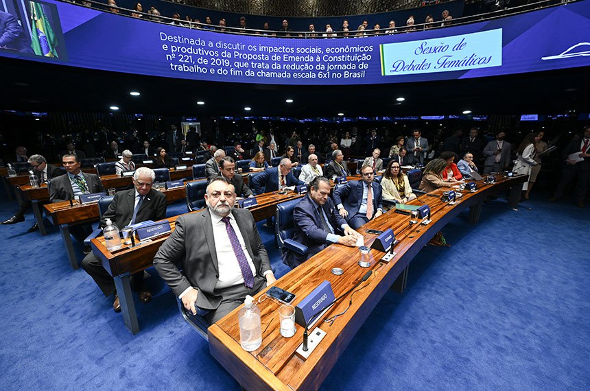Senado mantém em agosto debate sobre o fim da escala 6×1