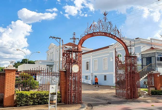 Bebê de um mês dado como morto apresenta sinais vitais e volta à UTI em SP