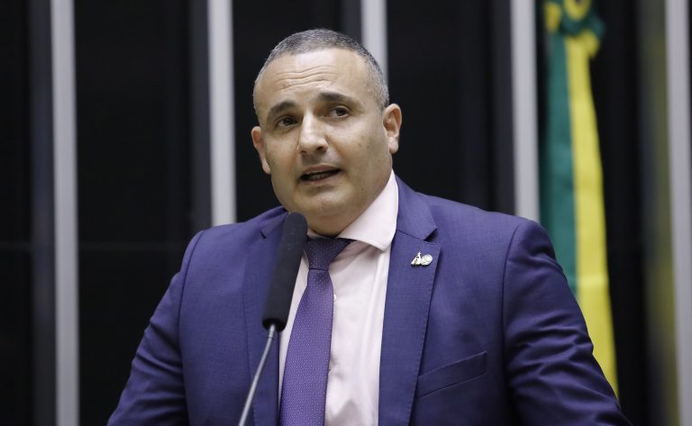 Deputado Delegado Palumbo (MDB-SP) fala no Plenário da Câmara dos Deputados