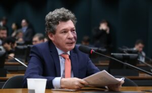 PEC autoriza créditos do IBS para patrocínio à cultura e ao esporte