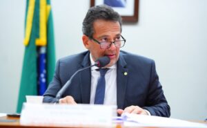 Deputado Ricardo Abrão (União-RJ) fala em comissão da Câmara dos Deputados