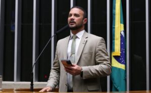 Projeto criminaliza uso de animais no tráfico de drogas