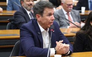 Deputado Felipe Carreras (PSB-PE) fala em comissão da Câmara dos Deputados