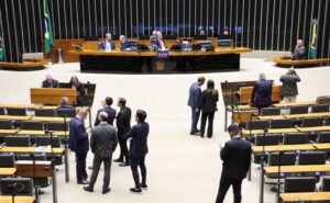 Câmara aprova crédito de R$ 10 bilhões para subsidiar diesel