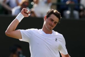 João Fonseca celebra vitória em Wimbledon como uma das maiores da vida