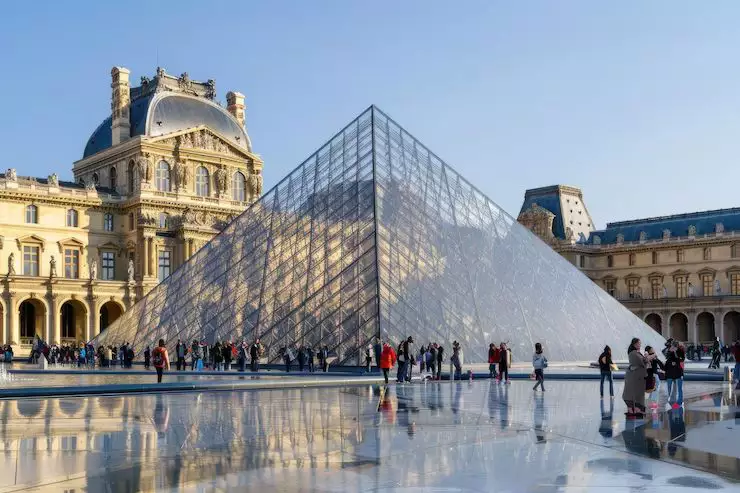 França anuncia plano para reforçar segurança em museus após série de roubos