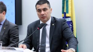 Partido Democrata deixa apoio à reeleição de Celina em aberto
