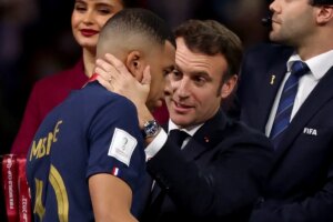 Macron sai em defesa de Mbappé após fala racista de senadora paraguaia