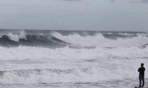 Bombeiros encontram corpo em praia de Paraty após ventania