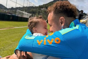 Em meio à Copa, Neymar celebra aniversário de 1 ano da filha Mel