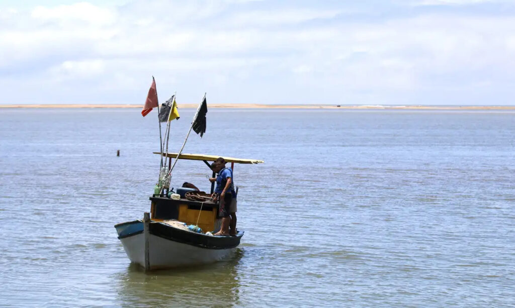 Pescadores artesanais recebem seguro-defeso retroativo